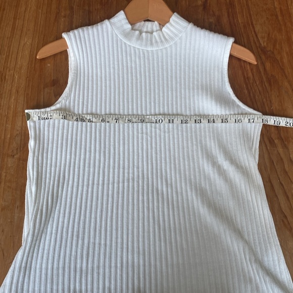 Liverpool Los Angeles Rib Knit Top - Picture 5 of 7